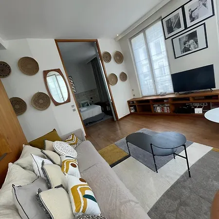 155 - Urban Luxury Flat In *